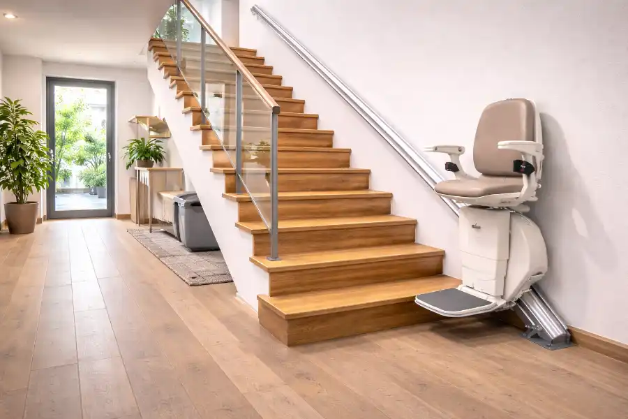 Treppenlift an einer Innentreppe in Sachsen-Anhalt