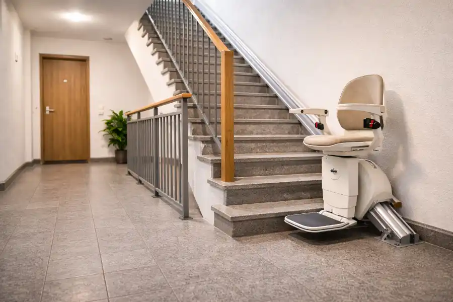 Treppenlift in einem Wohnraum in Schleswig-Holstein