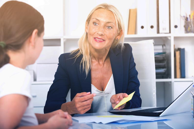 Verkaufstraining Coaching einer jungen Frau