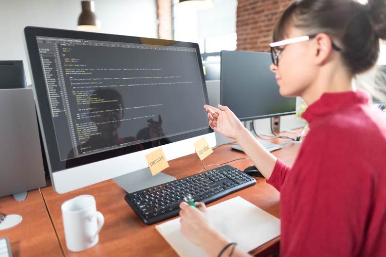 Webentwicklung Webentwicklung ist die Programmierung von Code und Skripten für Webseiten
