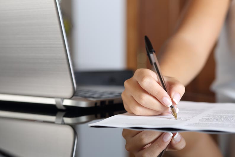Texter schreibt Werbetext